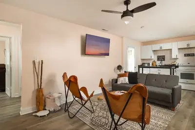 Image de New Cozy Bungalow 3 bed/2 bath w/King & pet friendly - Coliseum•Gac•Uncg<5 min