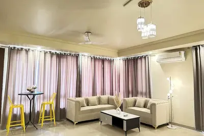Image de Spectacular Golf View Spacious Modern fully loaded 3 Bedroom Apartment\n