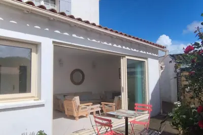 Image de Grande maison familiale, 9 pers. , à 1800m de la plage, avec terrasses, clim, et équipements complets