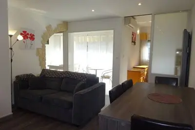 Image de Appartement spacieux 3p avec clim, parking et accès plage direct