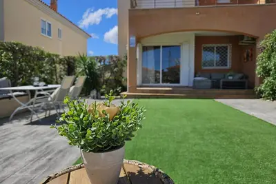 Image de Appartement T3 avec patio privé, piscine et parking à Miami Playa