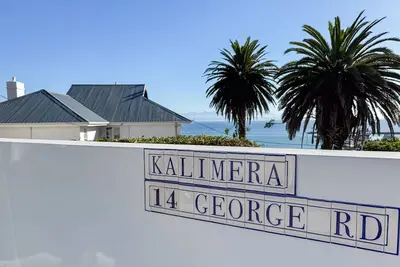 Image de Kalimera Beach House Mosselbay\nWalking distance to beach, stunning sea views