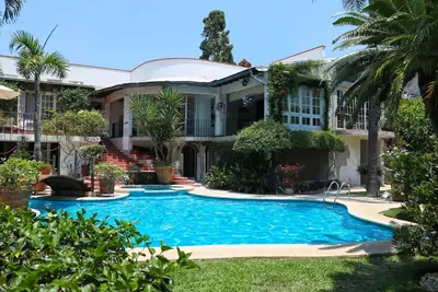 Image de Villa de Lena - An exquisite Villa with an enchanting treehouse on the property