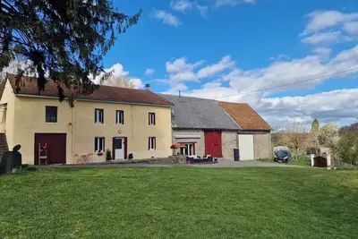 Image de Maison de campagne avec terrain clos et un pré pour vos chevaux.