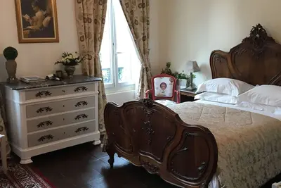Image de Large studio in Riberac. View of the town. Easy parking. Key box access