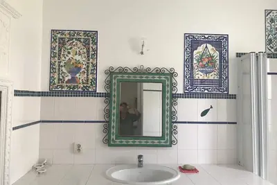 Image de Maison de ville calme avec jardin et patio pour jusqu' à 9 personnes.