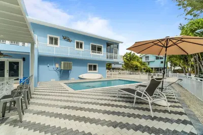 Image de New Home - All Year Long Heated Pool and Boat Dock Max 25 ft