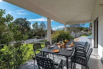 Image de Belle maison de vacances privée avec climatisation, Wifi, piscine privée, Tv, terrasse et parking