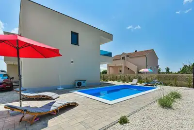 Image de Maison de vacances avec climatisation, piscine privée, Wifi, Tv, terrasse, animaux admis, parking