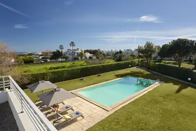 Image de Maison de vacances privée avec Wifi, piscine privée, climatisation, Tv, terrasse, vue panoramique