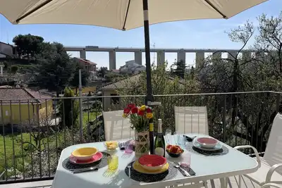 Image de Appartement dans une maison de vacances avec climatisation, bain à remous, Wifi, Tv, terrasse