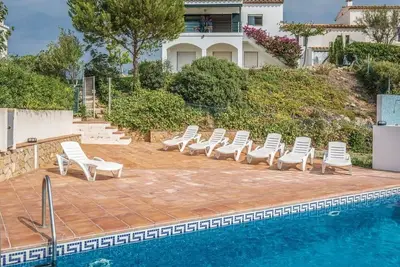 Image de Magnifique maison de vacances pour 6 personnes avec piscine, Tv, terrasse et vue panoramique