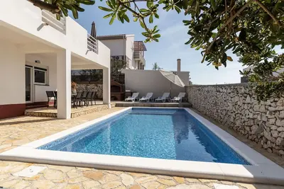 Image de Maison de vacances privée avec piscine privée, Wifi, climatisation, Tv, terrasse, parking