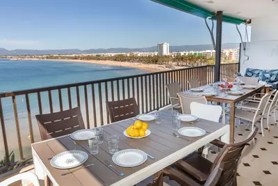 Image de Confortable appartement pour 12 personnes avec Wifi, Tv, terrasse et parking