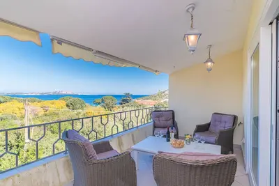 Image de Bel appartement avec climatisation, Wifi, Tv, terrasse, animaux admis, vue panoramique, parking