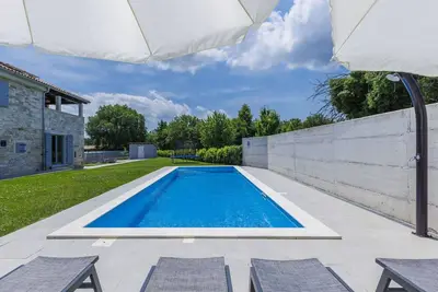 Image de Maison de vacances privée avec climatisation, Wifi, bain à remous, piscine privée, Tv, terrasse