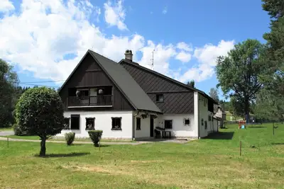 Image de Merveilleuse maison de vacances privée pour 21 personnes avec Wifi, Tv, patio et parking