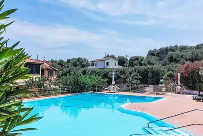 Confortable appartement pour 6 personnes avec Wifi, piscine, Tv, terrasse et parking