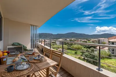 Image de Agréable appartement pour 4 personnes avec piscine, climatisation, Wifi, Tv, terrasse et parking