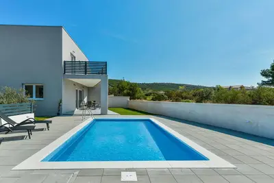 Image de Magnifique maison de vacances avec climatisation, piscine privée, Wifi, Tv, terrasse et parking