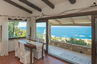 Image de Merveilleuse maison de vacances privée pour 6 personnes avec climatisation, Tv, terrasse et parking