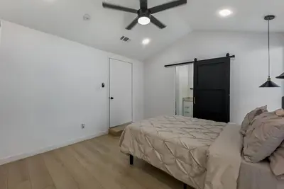 Perfect Arlington Midterm Rental