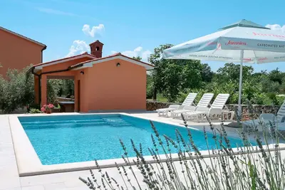 Image de Bel appartement pour 6 personnes avec climatisation, piscine, Wifi, Tv, terrasse et parking