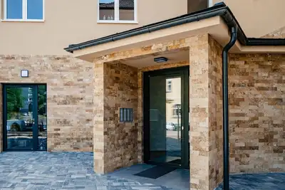 Bel appartement pour 5 personnes avec Wifi, Tv, terrasse, animaux admis et parking