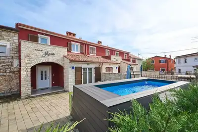 Image de Maison de vacances avec climatisation, Wifi, piscine privée, Tv, terrasse, animaux admis, parking