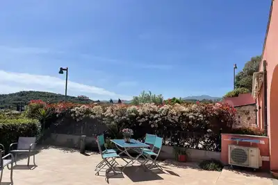 Image de Confortable appartement pour 4 personnes avec climatisation, Wifi, terrasse et parking