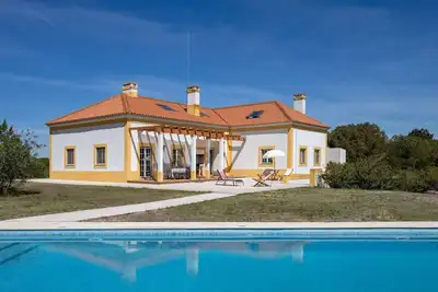Image de Maison de vacances privée avec piscine privée, Wifi, climatisation, Tv, terrasse, parking