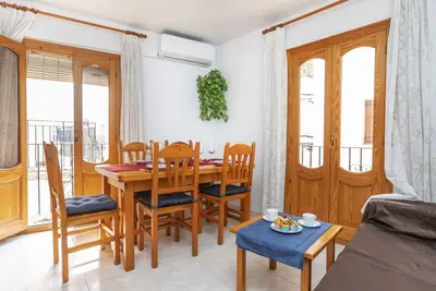 Image de Merveilleuse maison de vacances privée pour 12 personnes avec Wifi, Tv et terrasse