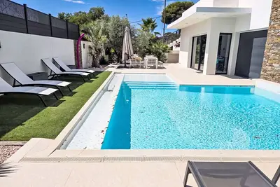 Image de Maison de vacances privée avec piscine privée, Wifi, climatisation, Tv, terrasse, parking