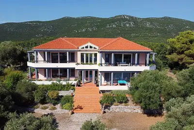 Image de Bel appartement pour 8 personnes avec bain à remous, climatisation, Wifi, Tv, terrasse et parking