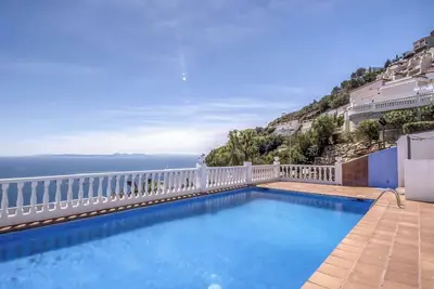 Image de Confortable appartement dans une maison de vacances pour 4 personnes avec Wifi, piscine et terrasse