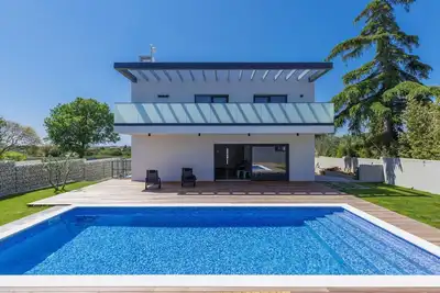 Image de Belle maison de vacances privée avec piscine privée, Wifi, climatisation, Tv, terrasse et parking