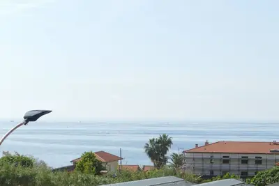 Image de Agréable appartement pour 5 personnes avec Wifi, climatisation, balcon, animaux admis et parking