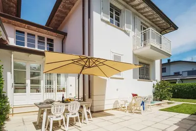 Image de Merveilleuse maison de vacances privée pour 5 personnes avec Tv et patio