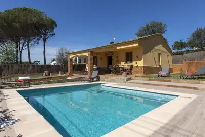 Image de Maison de vacances privée avec piscine privée, Wifi, Tv, balcon, animaux admis, parking