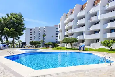 Image de Confortable appartement pour 3 personnes avec piscine, terrasse, animaux admis et parking