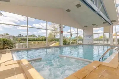 Image de Belle maison de vacances privée avec piscine, Tv, terrasse, animaux admis et parking