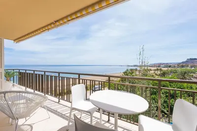 Image de Confortable appartement pour 4 personnes avec climatisation, Tv, terrasse et vue panoramique