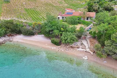 Image de Merveilleuse maison de vacances privée pour 6 personnes avec Tv, terrasse et parking
