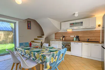 Image de Merveilleuse maison de vacances privée pour 6 personnes avec Wifi, Tv, terrasse et parking