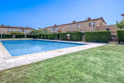 Image de Magnifique maison de vacances pour 8 personnes avec Wifi, climatisation, piscine, Tv et terrasse
