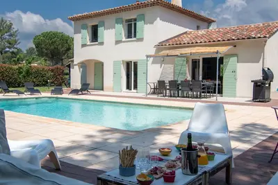Image de Merveilleuse maison de vacances privée avec Wifi, piscine privée, Tv, terrasse et parking
