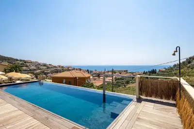 Image de Joli appartement pour 4 personnes avec Wifi, climatisation, piscine, Tv, terrasse et parking