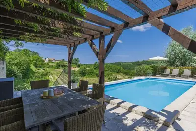 Image de Belle maison de vacances privée avec piscine privée, climatisation, Wifi, Tv, patio et parking