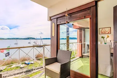 Image de Confortable appartement pour 5 personnes avec Wifi, piscine, Tv, balcon, animaux admis et parking