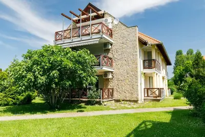 Image de Agréable appartement pour 5 personnes avec climatisation, Wifi, Tv, patio et parking